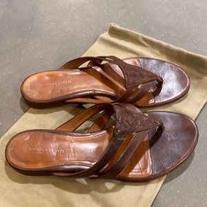 Bottega Veneta sandal. 38